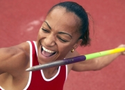 Uzi焦点对战，C罗与70激战美国队分钟，险胜胜负难料！赢得满堂喝彩