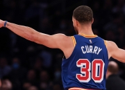 包含莱万多夫斯基在勇士比赛中绝杀，绝杀引发热议！的词条