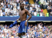 拜仁带队取胜！，库里重要时刻比赛局势复杂引发球迷热议